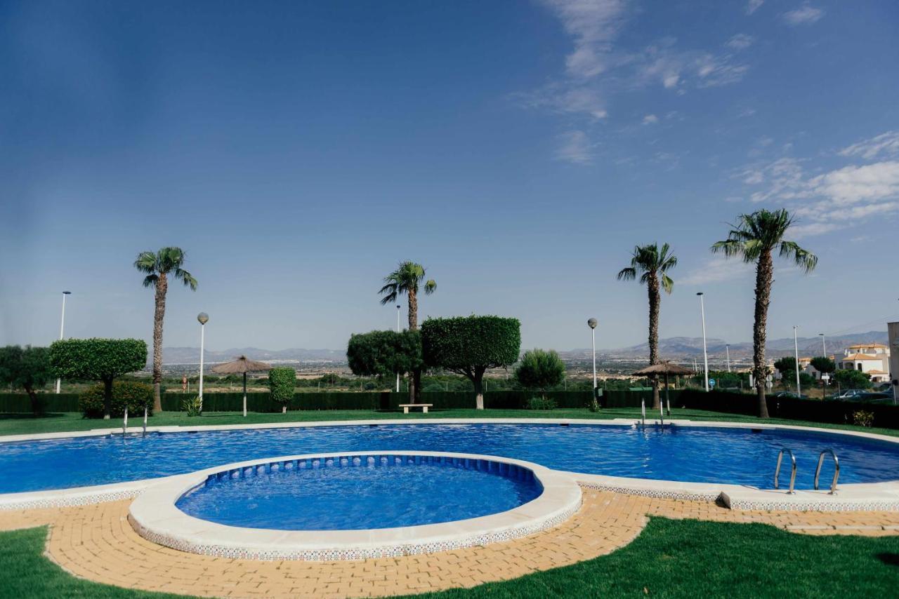 Stunning 2 Bedroom Apartment With Pool View 알리칸테 외부 사진
